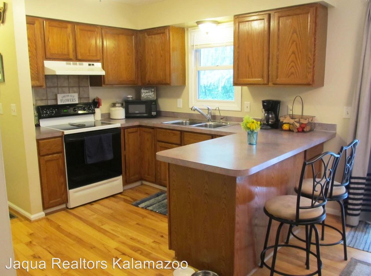 15673 Rich Ln - Photo 3 of 16