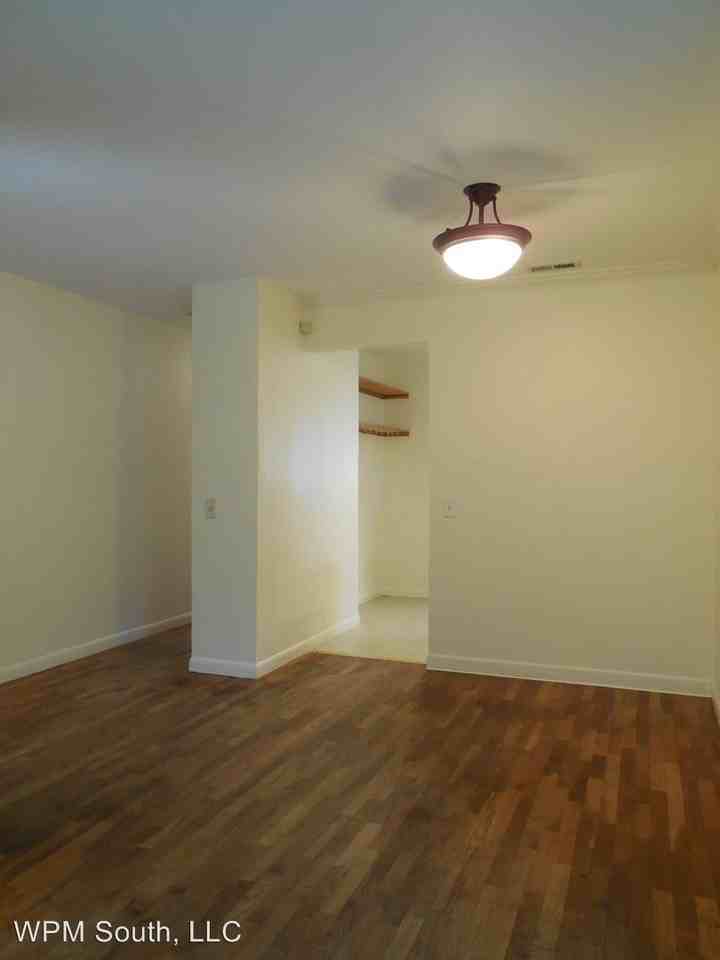 752 Woodford Ave N - Photo 3 of 16