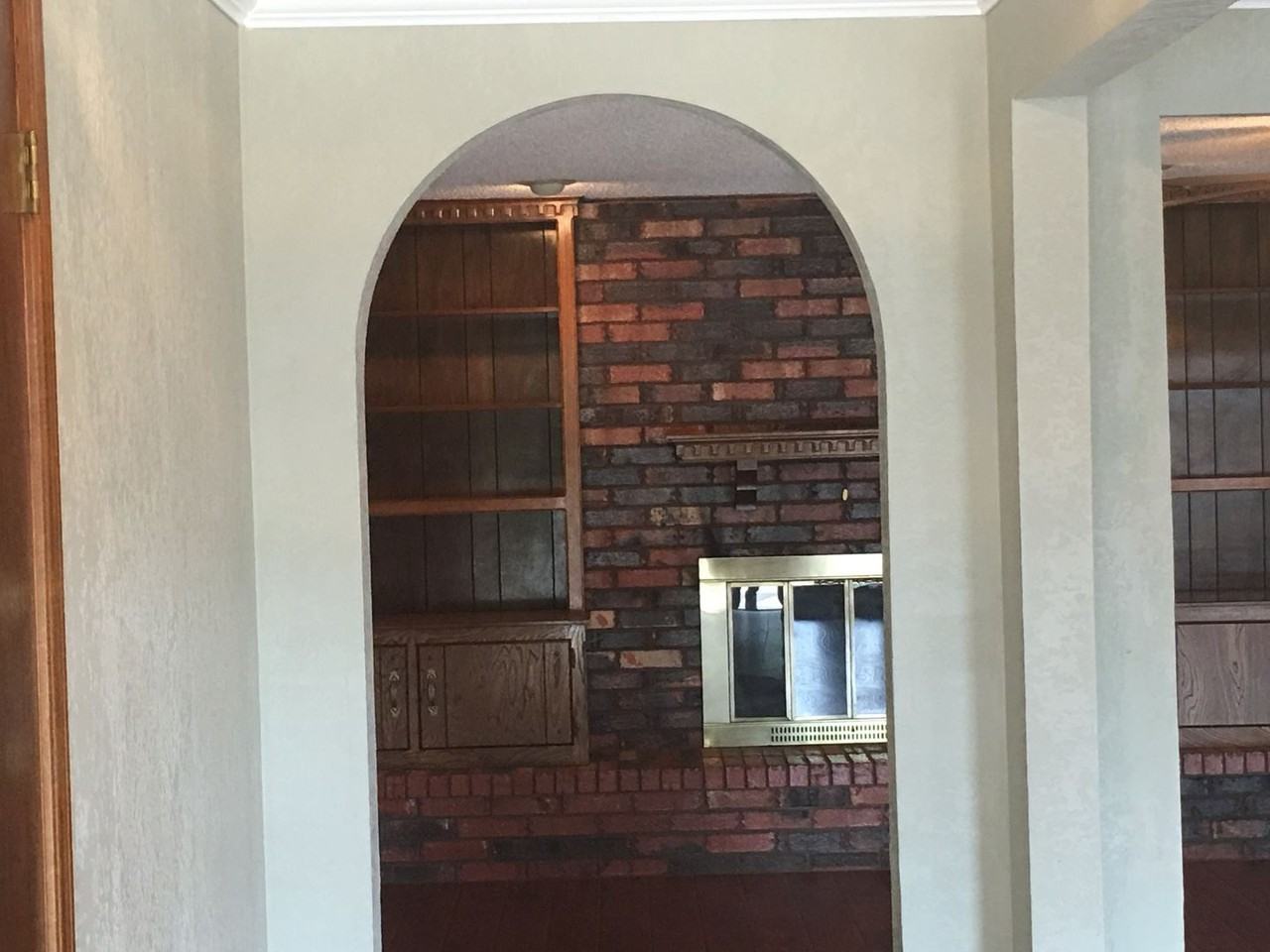 7429 NW 107th St - Photo 2 of 32