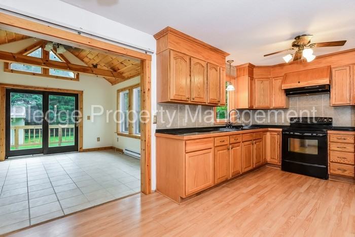 67 Tarbox Rd - Photo 2 of 26