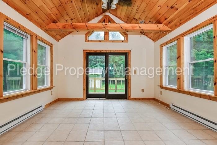 67 Tarbox Rd - Photo 3 of 26