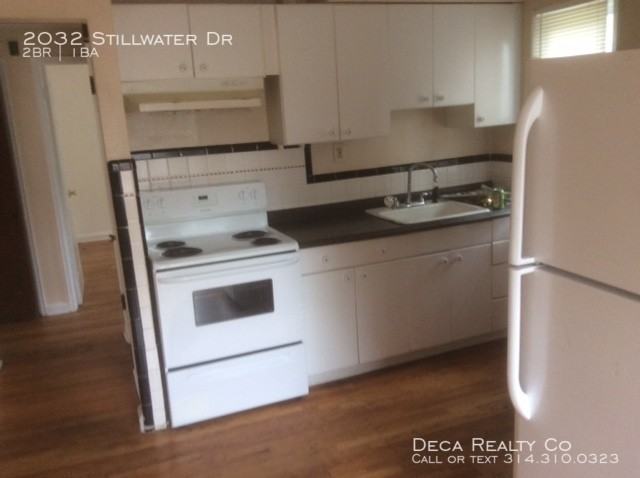2032 Stillwater Dr - Photo 3 of 9