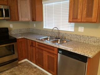 635 Santiago Ave - Photo 3 of 7