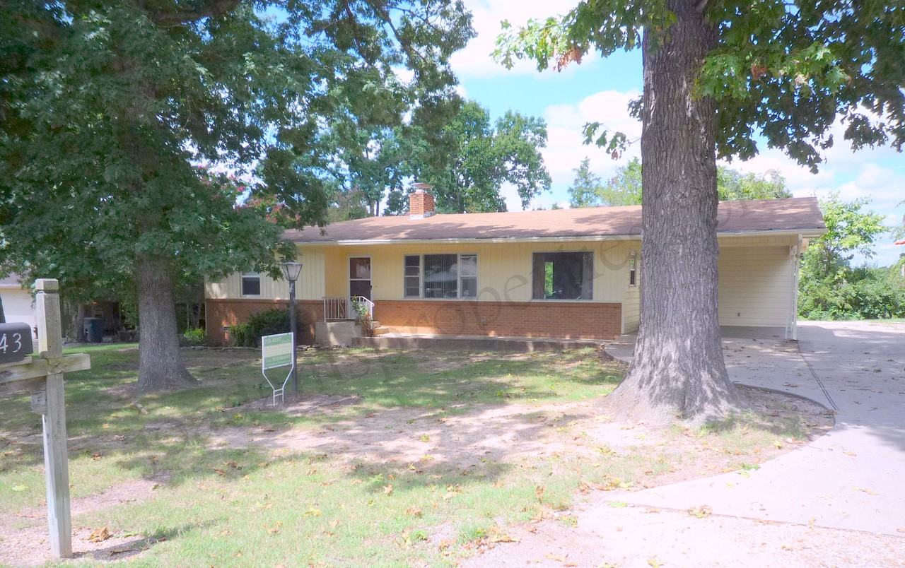 43 Wayne Dr - Photo 3 of 9