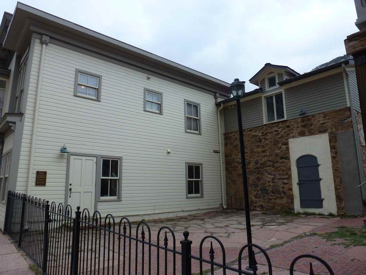 507-511 Taos Street - Photo 2 of 8