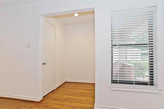 6433 Ravendale Ln - Photo 3 of 35