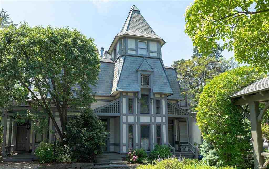 12 Clinton Ave - Photo 2 of 19