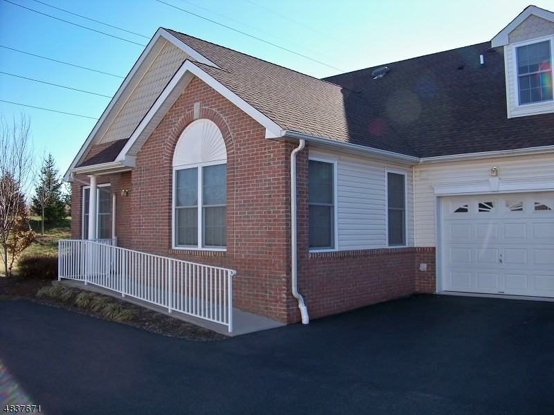 79 Samson Dr - Photo 2 of 10