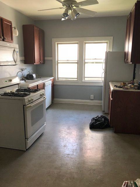 450 N 33rd St - Photo 2 of 9