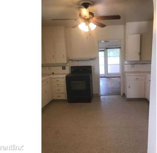 3188 6th Ave - Photo 3 of 4