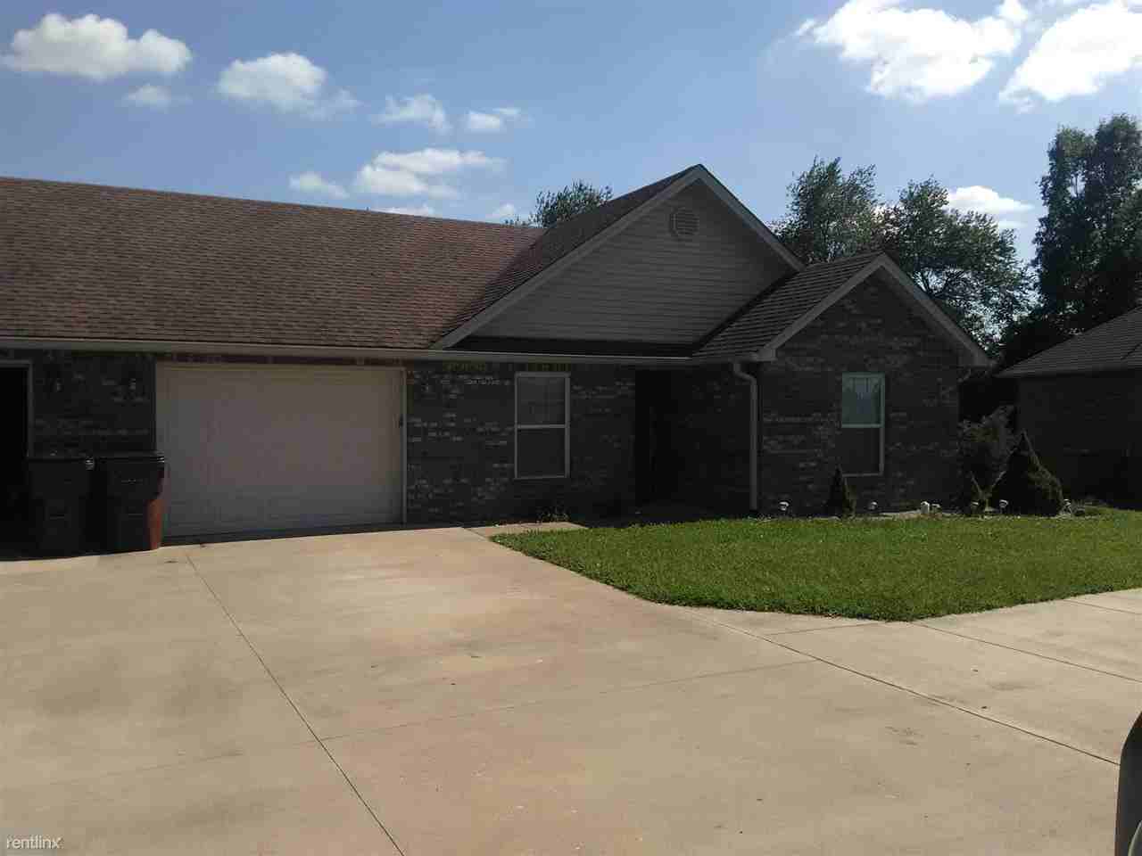 128 Bluegrass Dr - Photo 2 of 10