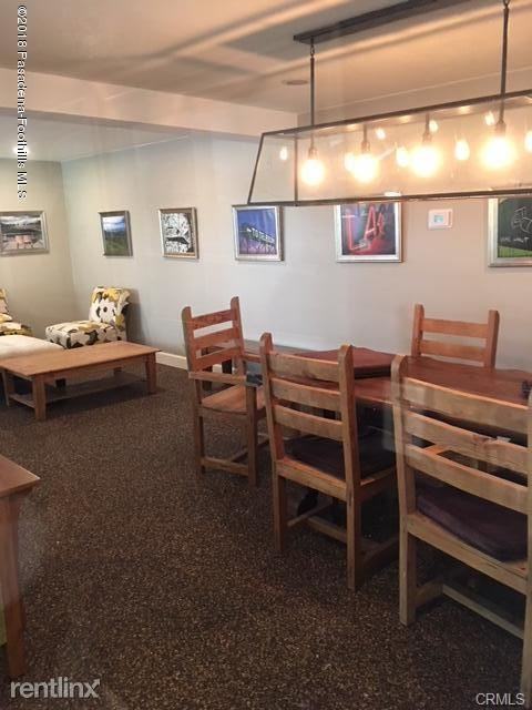 2018 Griffith Park Blvd #121