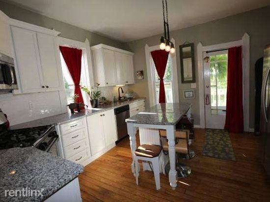 105 Bell St - Photo 3 of 22