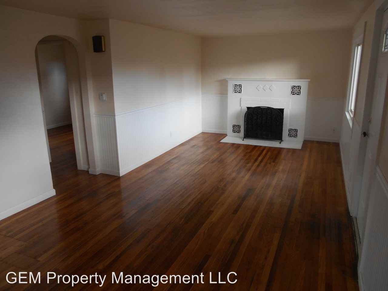 310 W 5th St - Photo 3 of 11