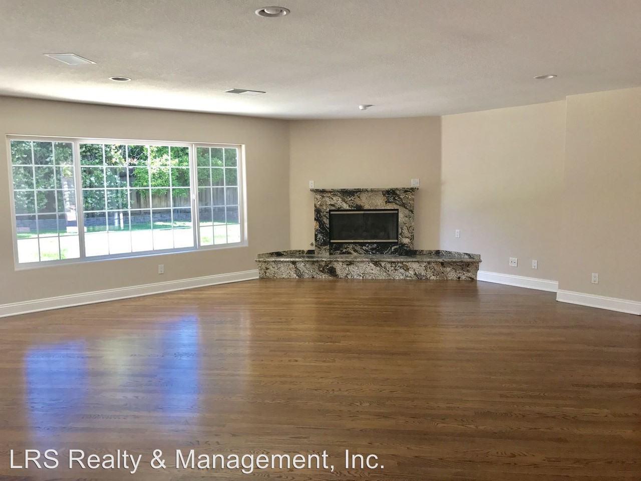 130 E Avenida De Los Arboles - Photo 2 of 5