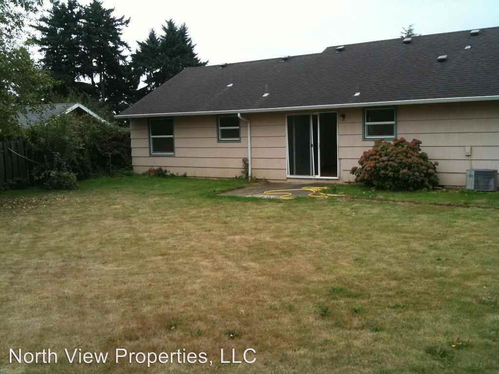 25 NE 22nd St - Photo 2 of 11