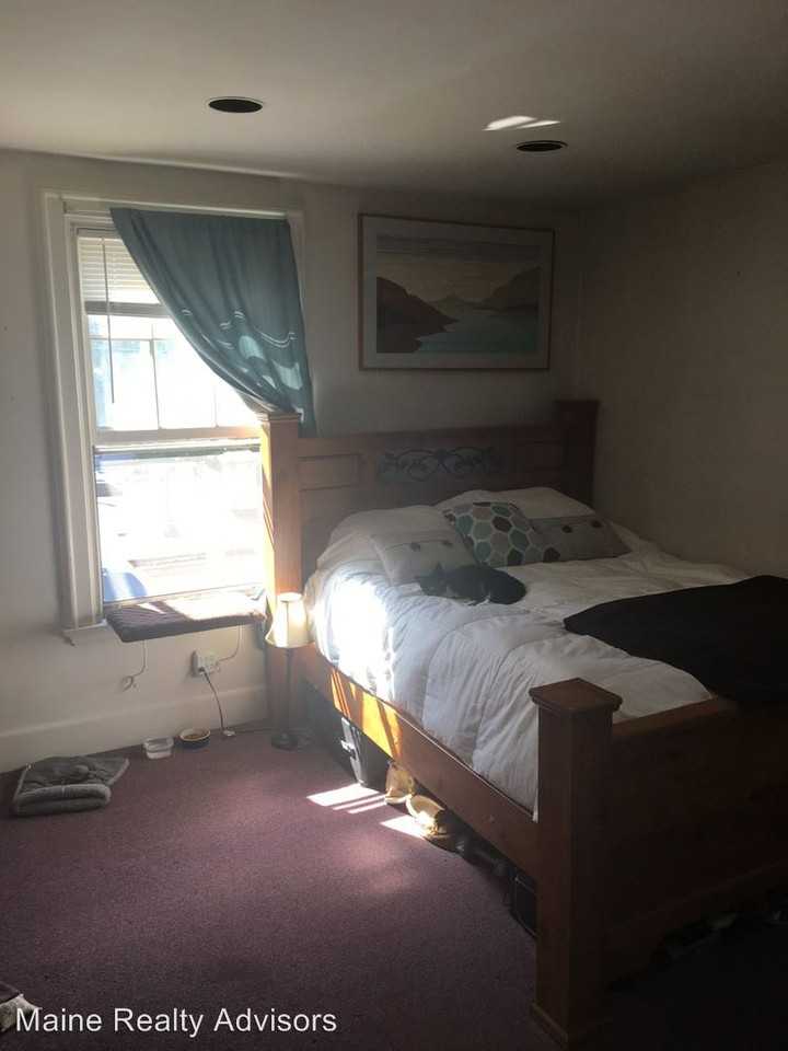 140 Pine St - Photo 2 of 14