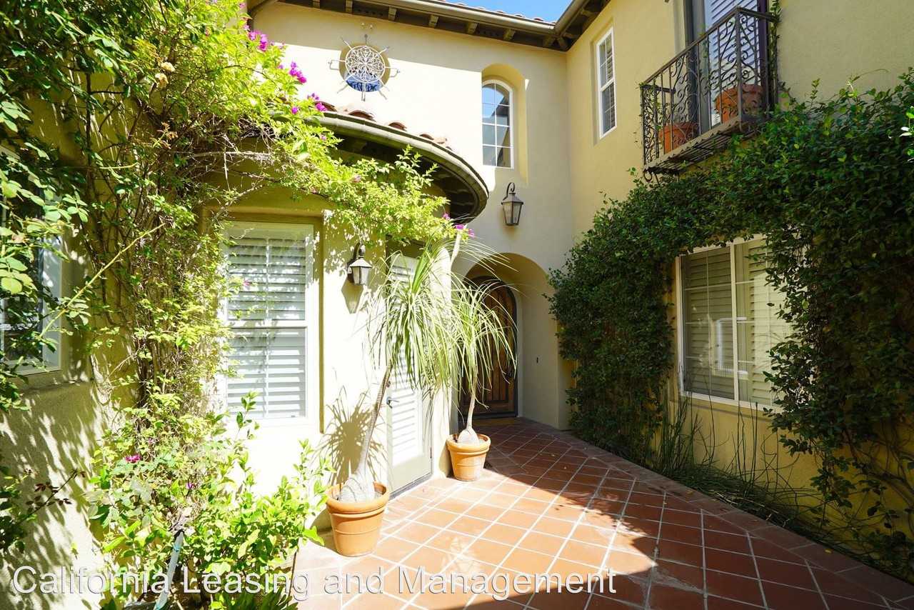 24709 Tiburon St - Photo 2 of 36