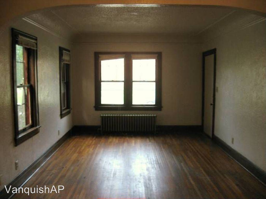 3318 Penn Ave N - Photo 2 of 5