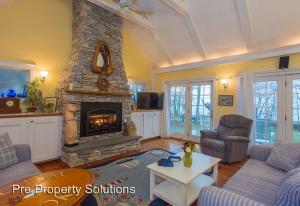 243 Bay Ave - Photo 2 of 13