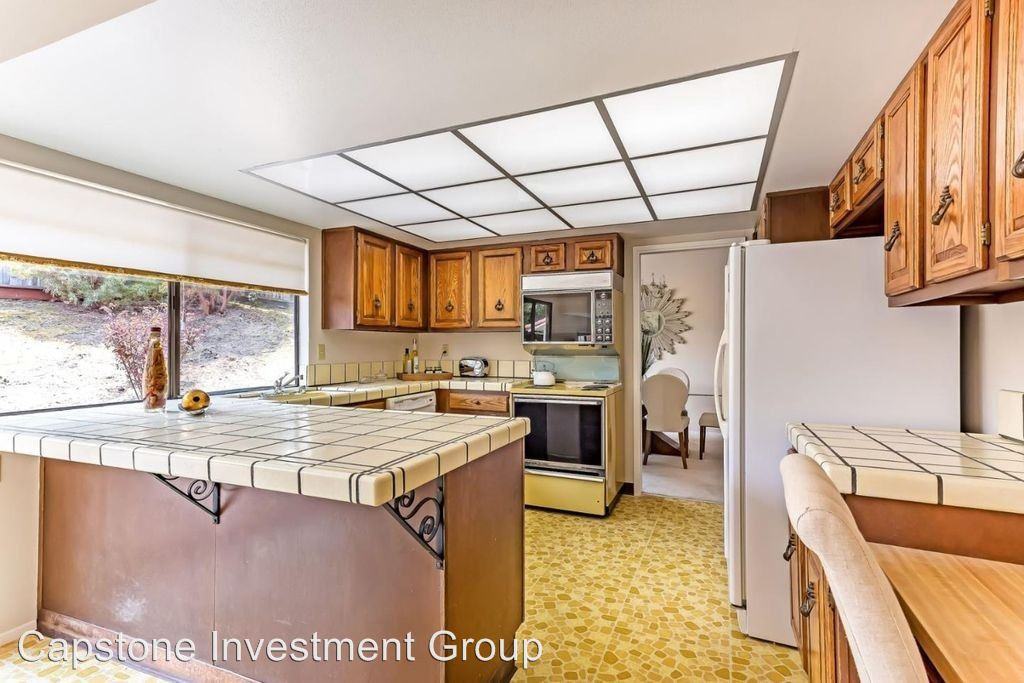 2 Wakefield Ct - Photo 3 of 12