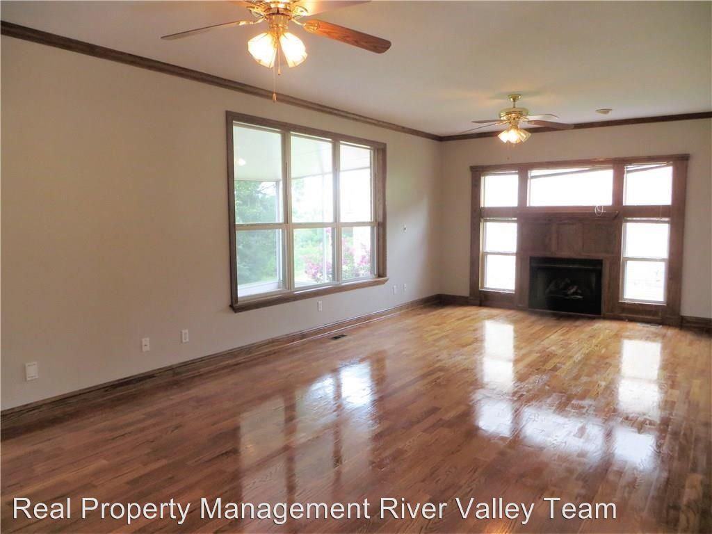 3829 Tpc Dr - Photo 3 of 19