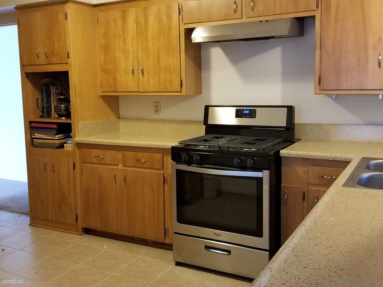 22631 Brentwood St - Photo 2 of 19