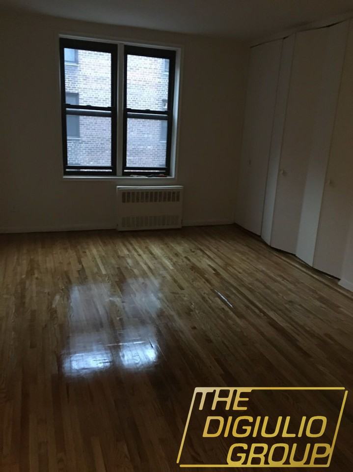 41st Ave & Parsons Blvd #1D - Photo 3 of 8