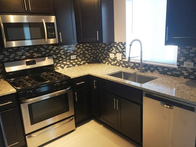 8002 Windsor Dr - Photo 3 of 18