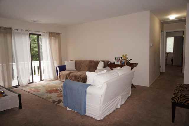 225 Deerpath Ct #D2 - Photo 3 of 15