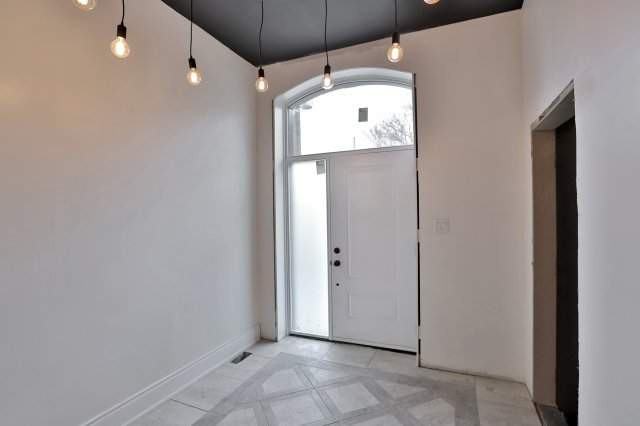 85 Victoria Ave N - Photo 2 of 21