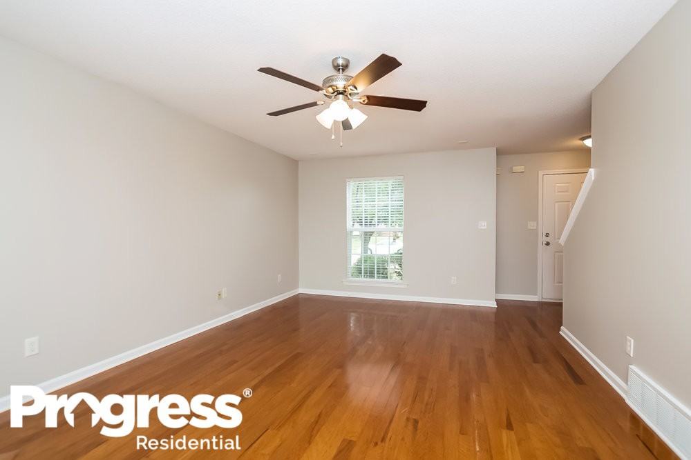 11667 Millwind Dr - Photo 3 of 15