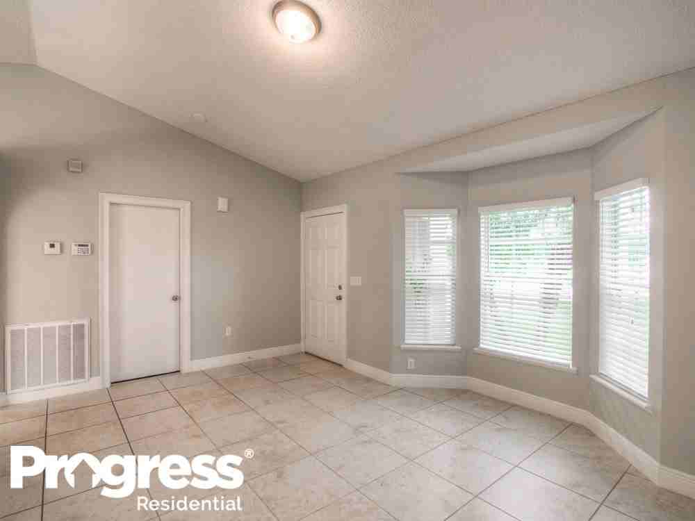 321 Gretna Ln - Photo 3 of 16