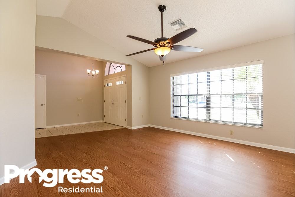 4522 Zack Dr - Photo 3 of 16