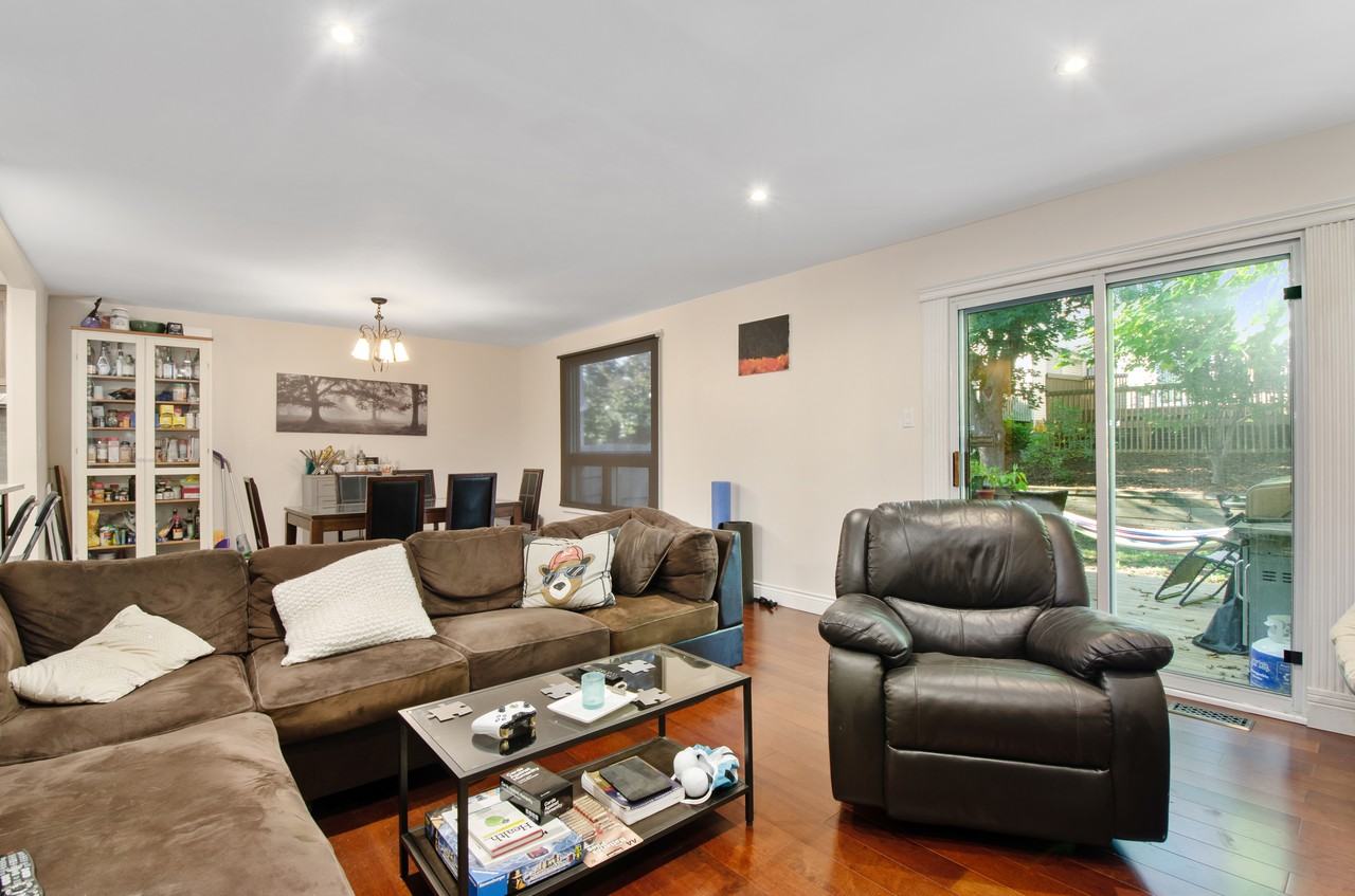 719 Mooney's Bay Place - Photo 3 of 20