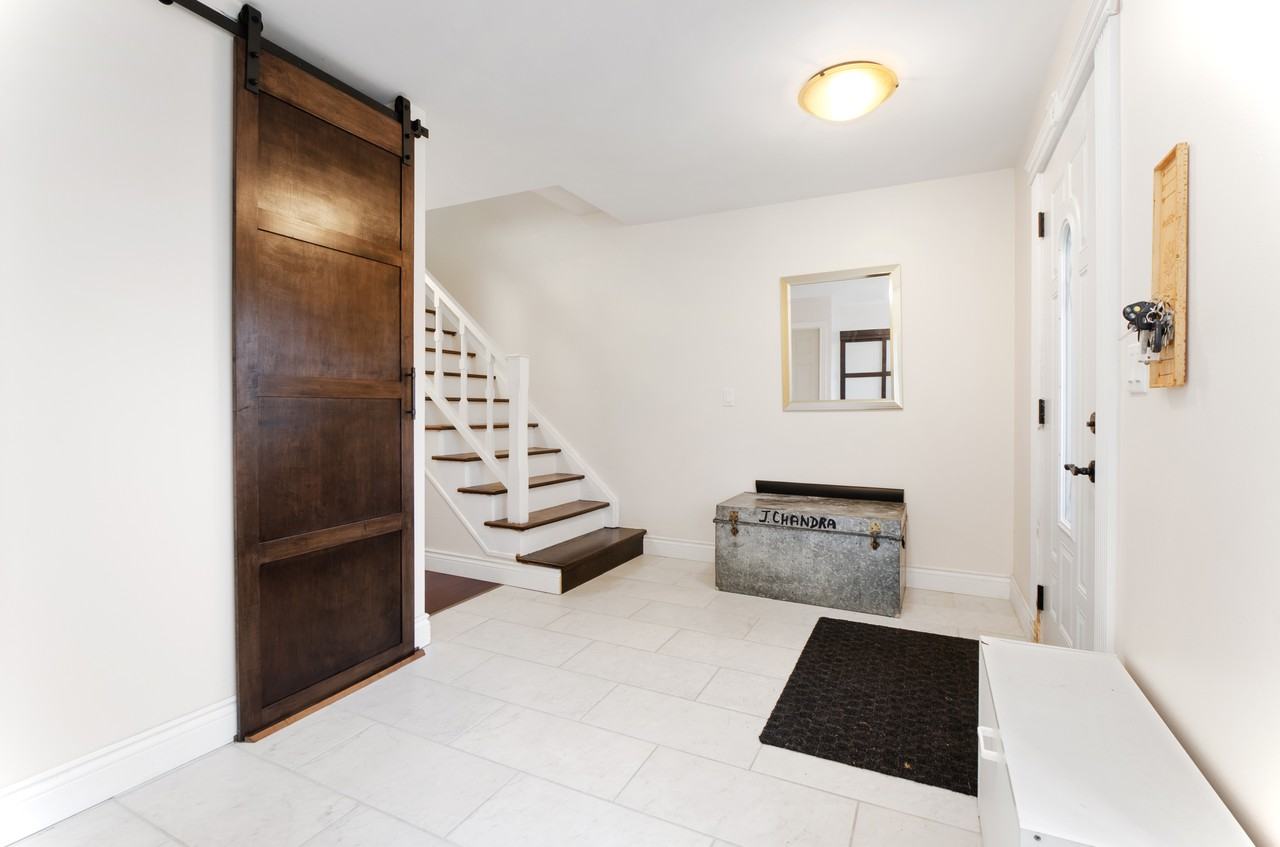 719 Mooney's Bay Place - Photo 2 of 20