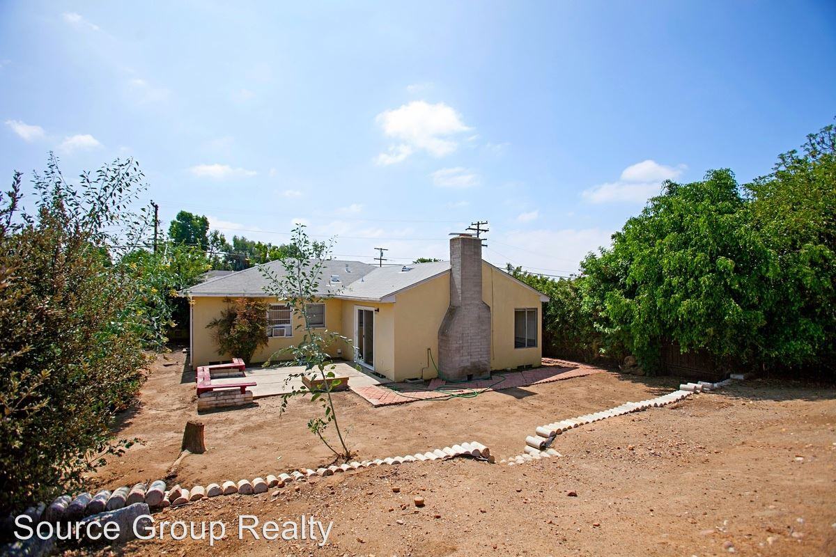 4918 Orcutt Ave - Photo 2 of 16