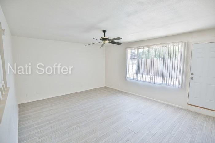 1041 E Campus Dr - Photo 2 of 37