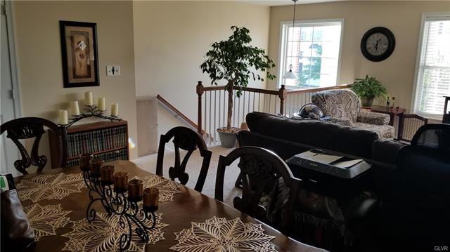 353 S Oak St - Photo 2 of 11