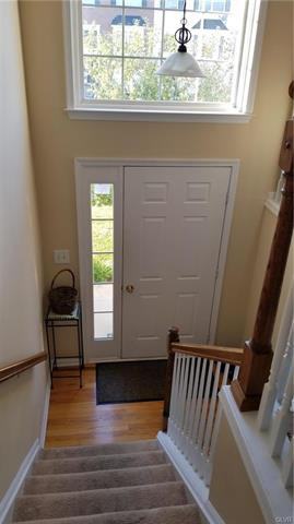 353 S Oak St - Photo 3 of 11