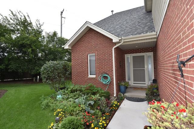 6610 Natasha Ct - Photo 2 of 31