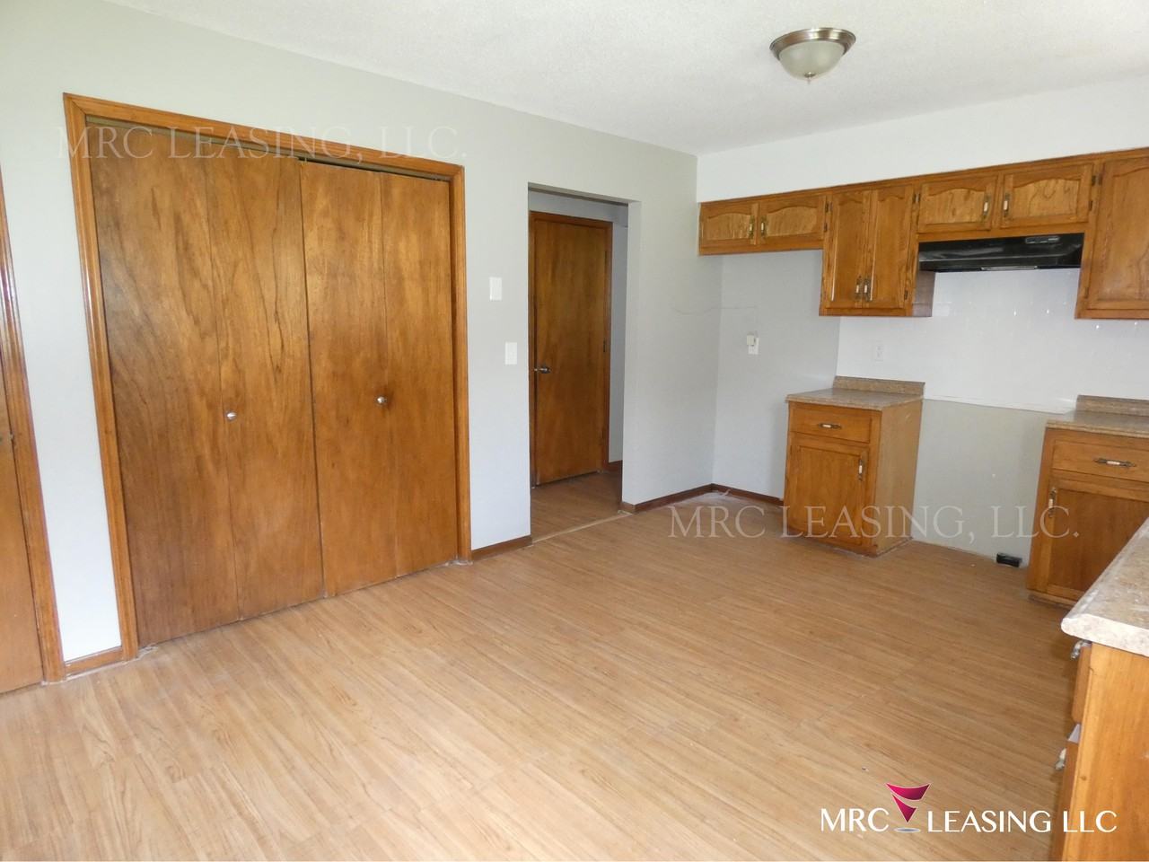 7000 Ewing Avenue - Photo 2 of 23