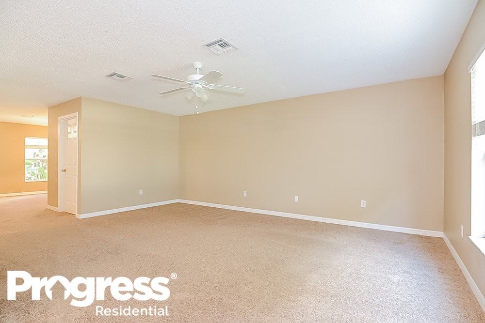 13731 Fareham Rd - Photo 3 of 14