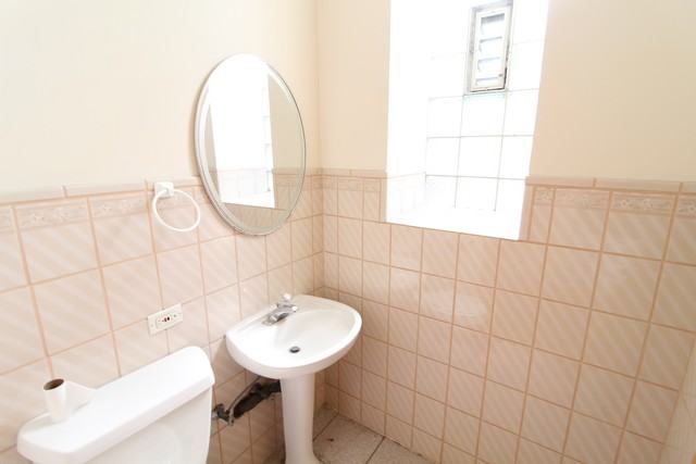 1509 N Sedgwick St #1 - Photo 3 of 15