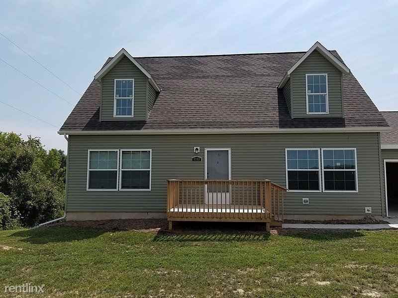 8289 Morse Lake Ave SE - Photo 3 of 21