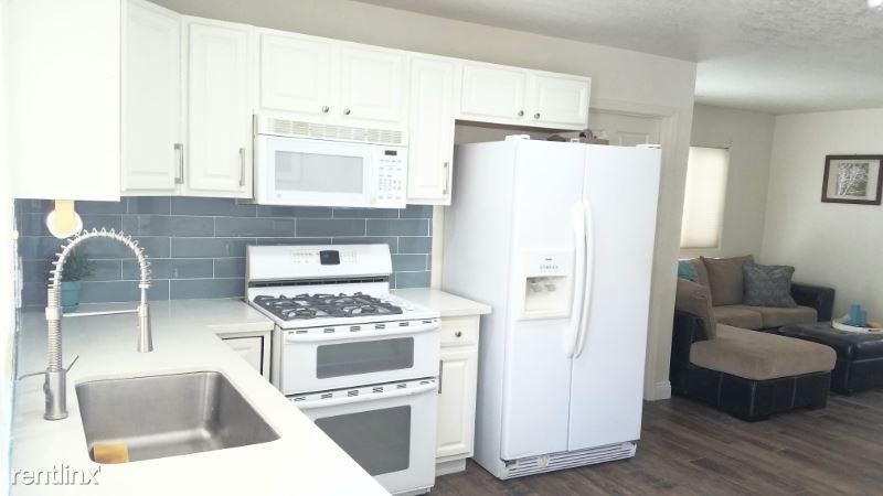 32251 Mill Stream Rd - Photo 2 of 15