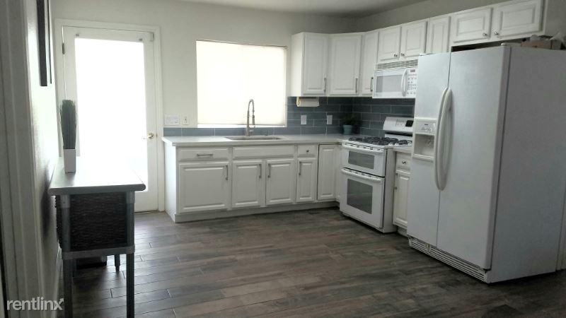 32251 Mill Stream Rd - Photo 3 of 15