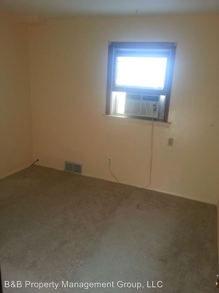 30 Spring Street - Photo 3 of 8