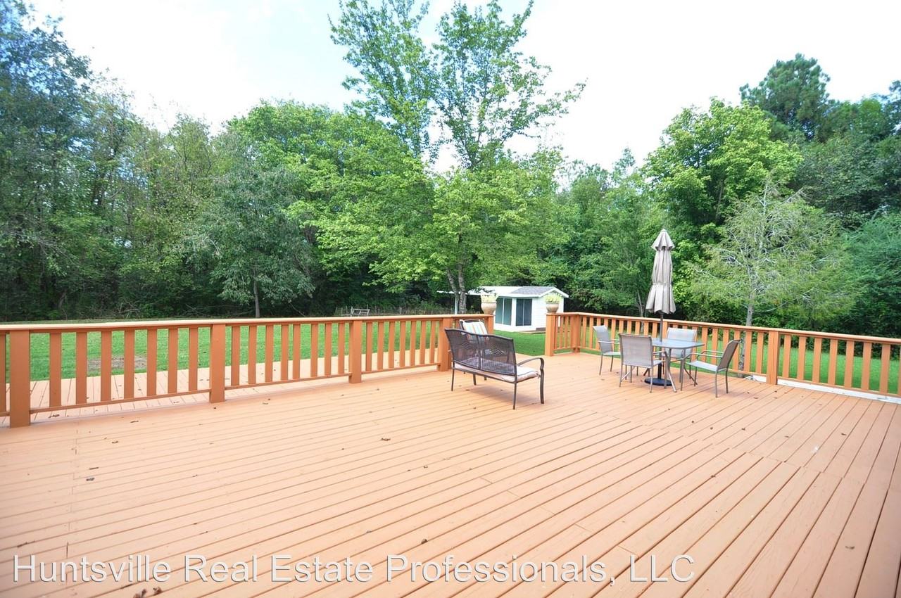 122 Brawley Dr - Photo 3 of 26