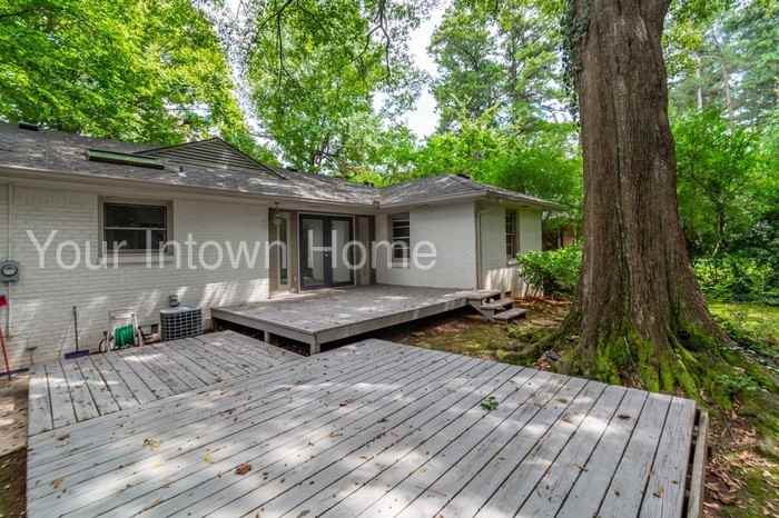 430 Bridlewood Cir - Photo 3 of 28